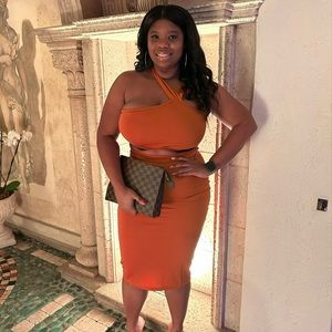 Solid cutout orange 2 piece set